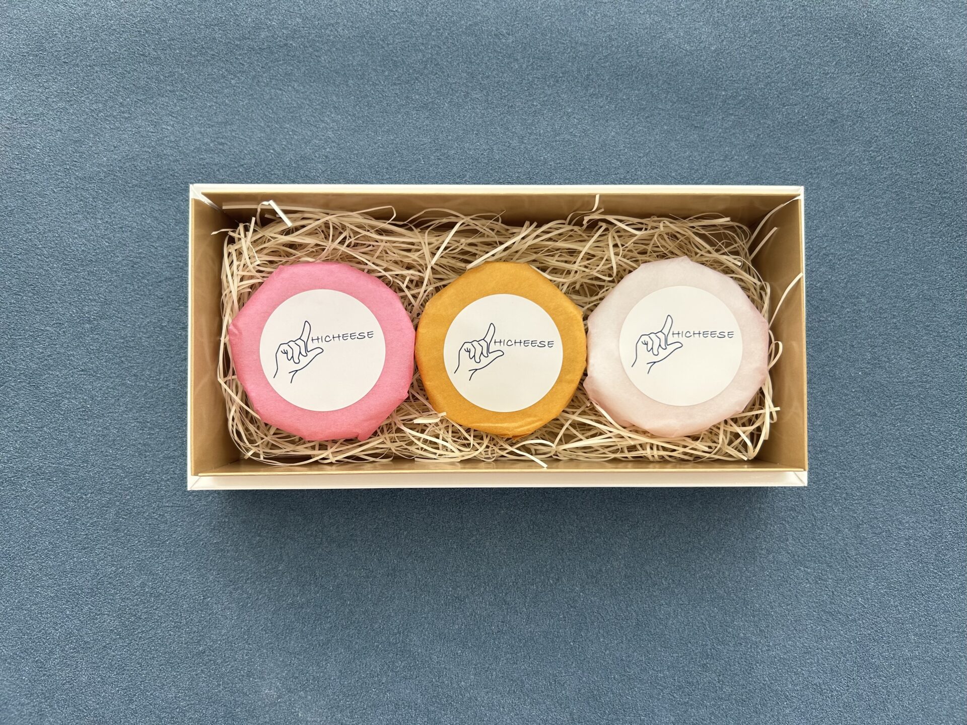 アソート 白ワインにおすすめ(シェーブチーズケーキ、エポワスチーズケーキ、キャラメルナッツチーズケーキ)岩塩付き